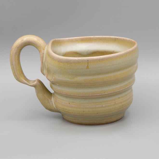 beige curve textured mug